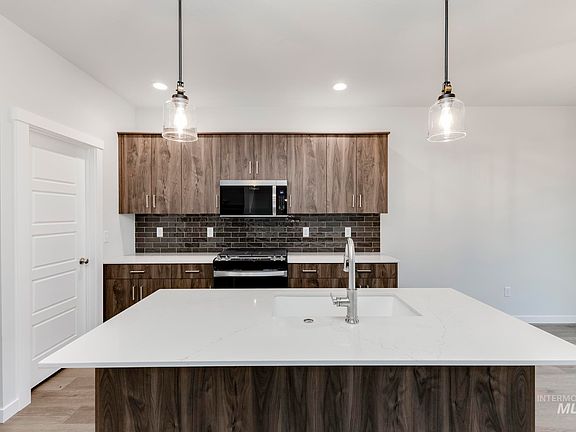 5th image of 10513 W Tinder St