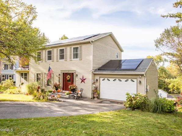 10 Caratina Dr, Pittsfield, MA 01201