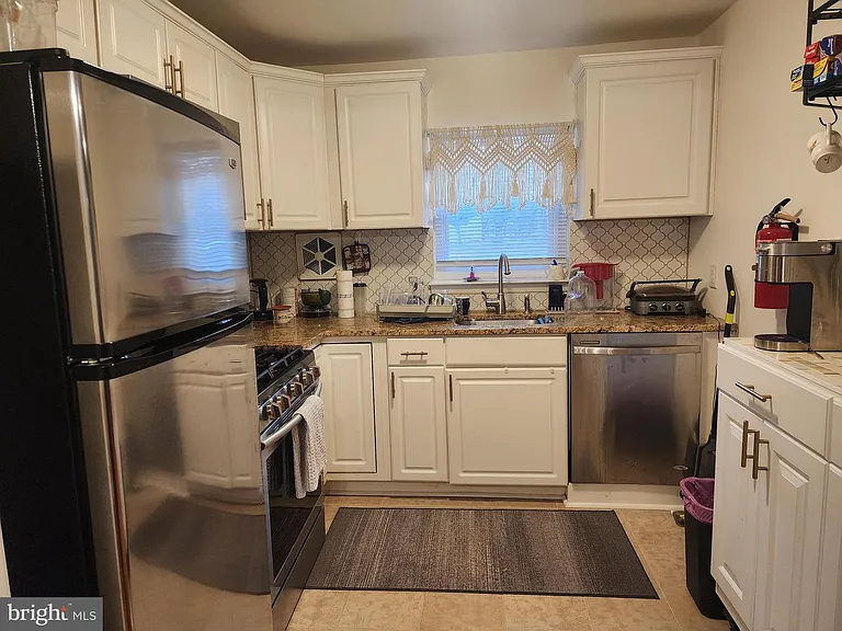 304 South St #A — Photo 6