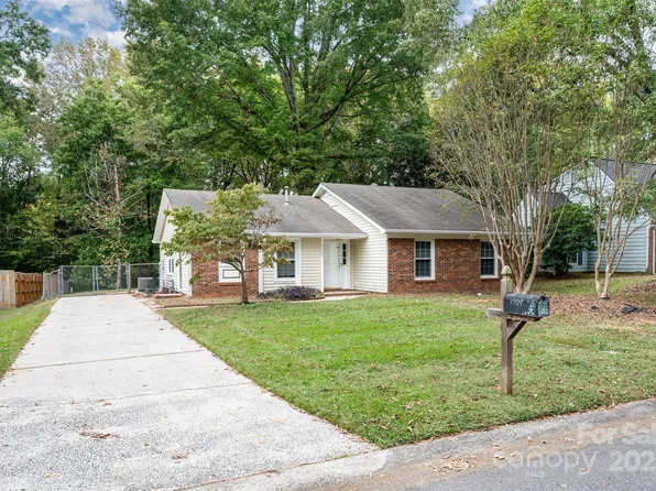 7724 Hickory Hollow Ln, Charlotte, NC 28227