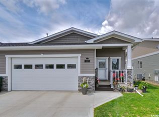 1015 Bradley St #301, Moose Jaw, SK S6H5Y4