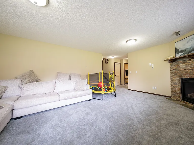 1635 Breton St — Photo 19