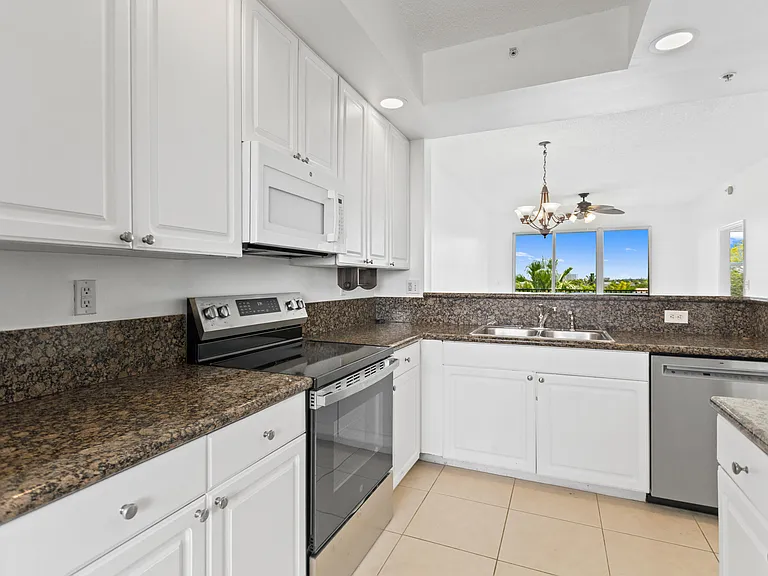 27 Royal Palm Way #503 — Photo 12