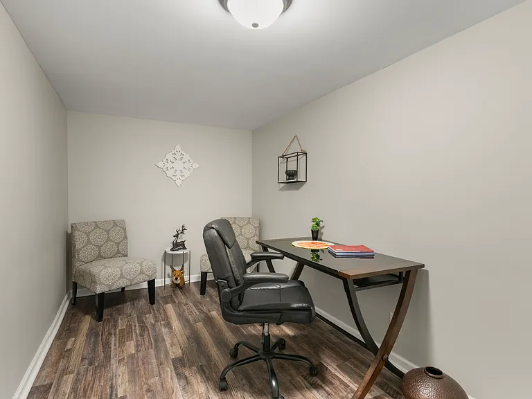Summit Dr — Photo 23