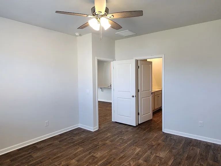 932 Woodside Creek Ln — Photo 7