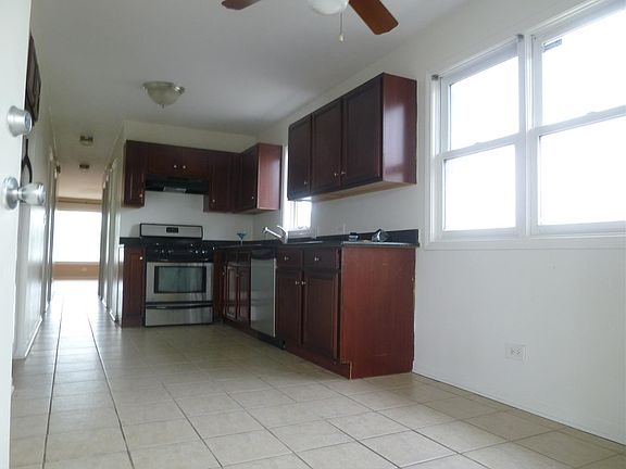 3rd image of 5672 N Elston Ave #2