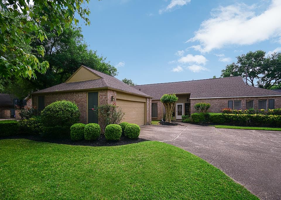 1st image of 2839 Glenn Lakes Ln