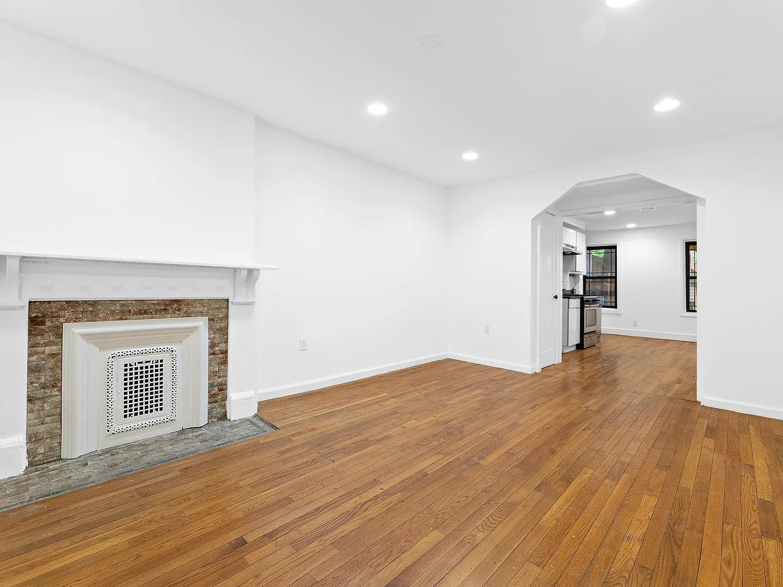 731 Putnam Avenue — Photo 1
