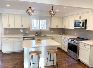 1010 W Ravine Ln, Bayside, WI 53217