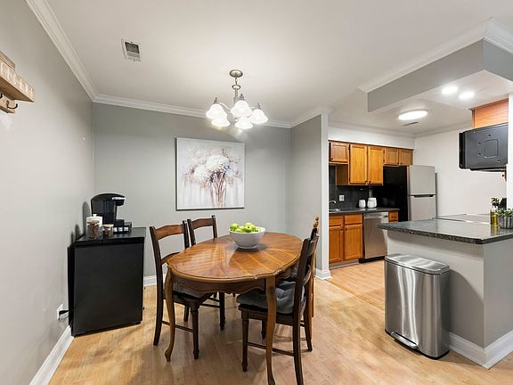 5th image of 1482 Stonebridge Cir APT C10