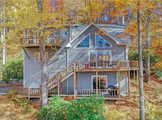 209 Honeysuckle Ln, Maggie Valley, NC 28751