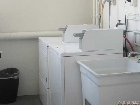 3rd image of 7850 Byron Ave APT 405