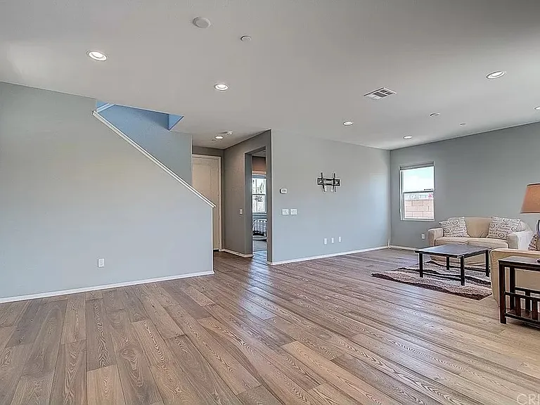 3594 Albion Dr — Photo 17