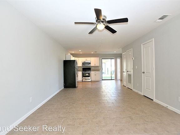 5th image of 6121 Harvey St