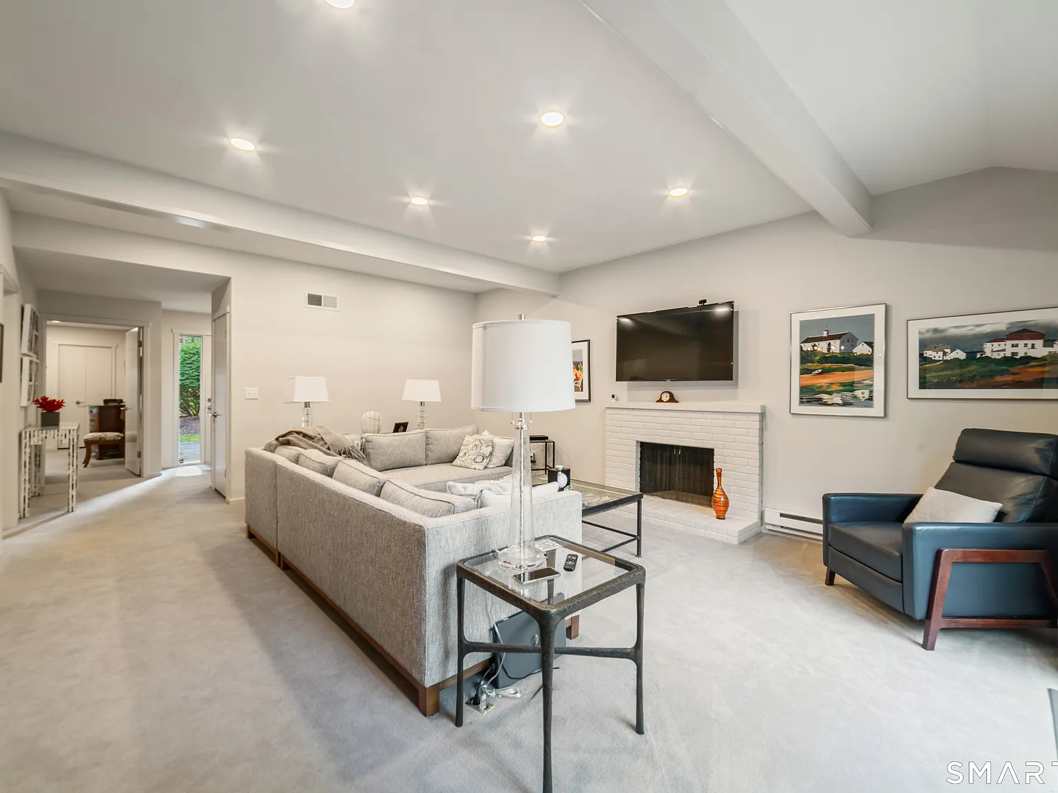 3 bed, 2.0 bath, 1716 sqft, $3,000 — Photo 3