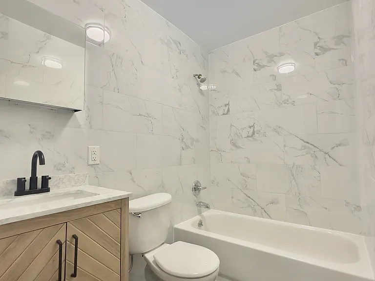 75 Cooper St #B — Photo 6