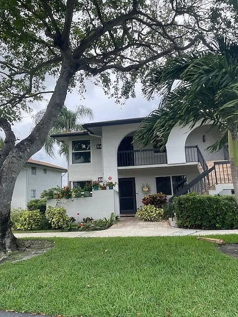 2 bed, 2.0 bath, 1205 sqft, $2,200 — Photo 1