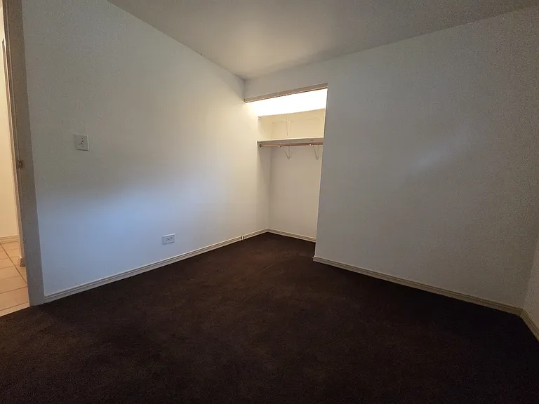516 Bahama Ln — Photo 12