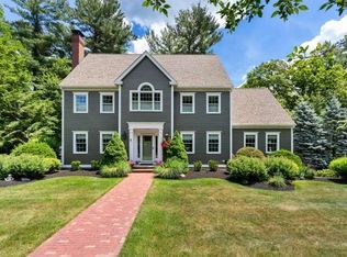 8 Sergeant Roode Ln, Middleton, MA 01949
