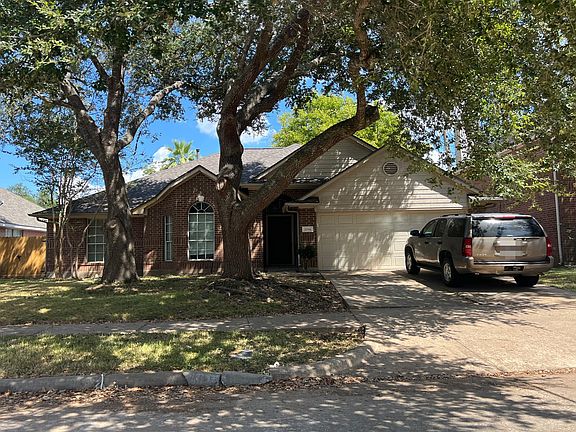 3rd image of 1014 Augusta Dr
