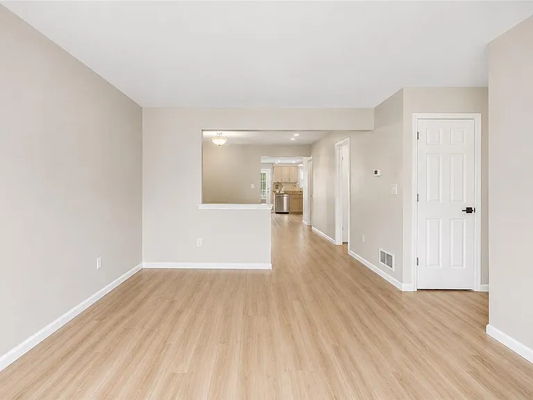 309 Hill Rd — Photo 14
