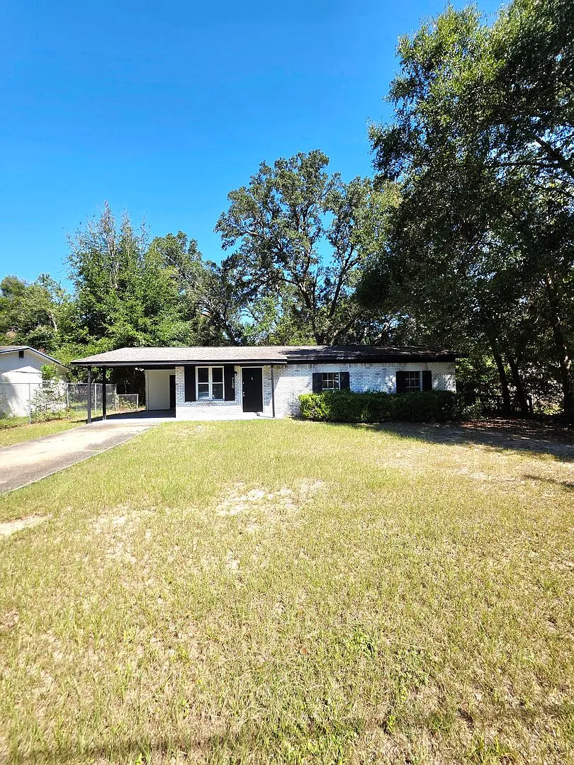 7120 Windsor Oak Dr, Pensacola, Fl 32526 | Move-In Special: Half Off Your First Full Month's Rent! — Photo 1