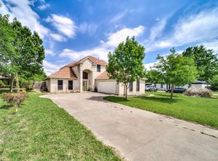 6810 Meadow Rd, North Richland Hills, TX 76182