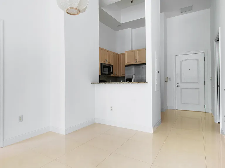 701 S Olive Ave #304 — Photo 10