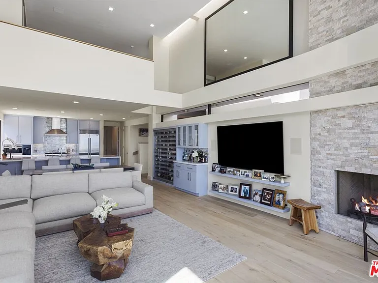 3851 Sweetwater Canyon Dr — Photo 2