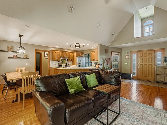 5th image of 109 Dogwood Ln