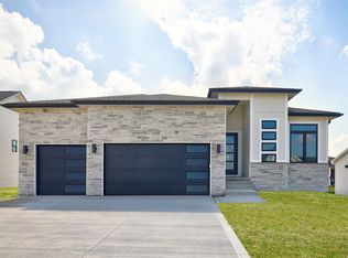 1362 S Lotus Pl, West Des Moines, IA 50266