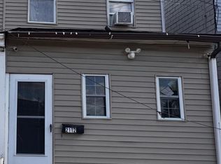 2112 Howell St, Camden, NJ 08105