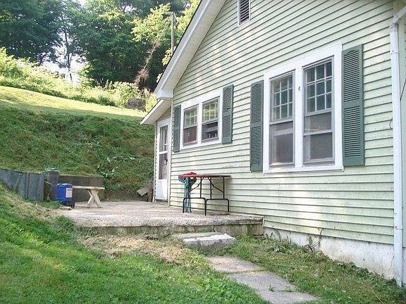 3rd image of 74 Dogwood Ln