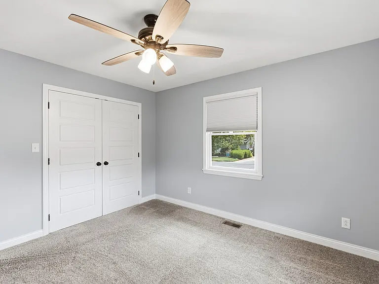 71 Forest Ave — Photo 45