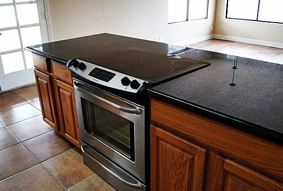 4th image of 1556 S Carpenter Ln
