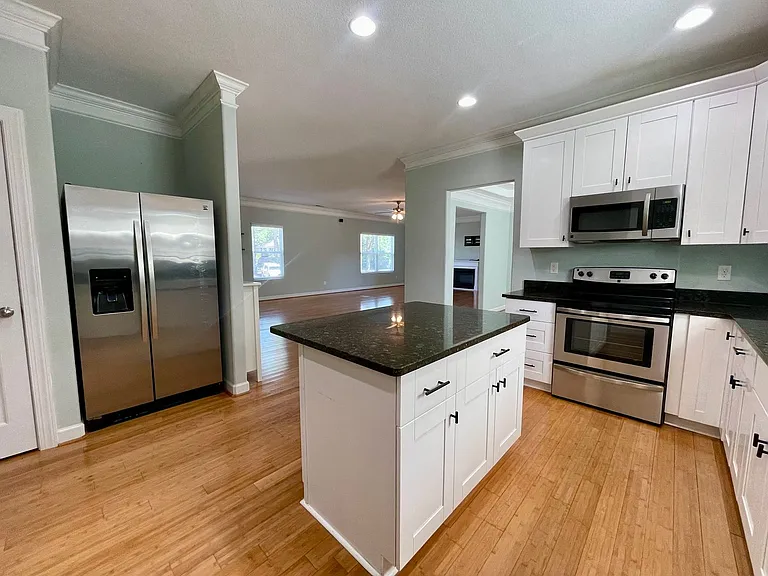 9532 15th Bay St — Photo 11