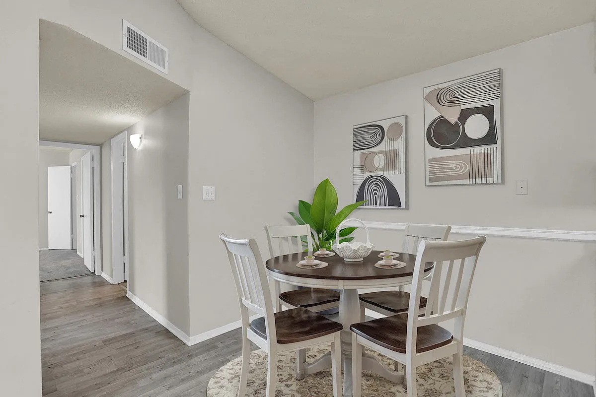 Rock Creek Apartments — Photo 3