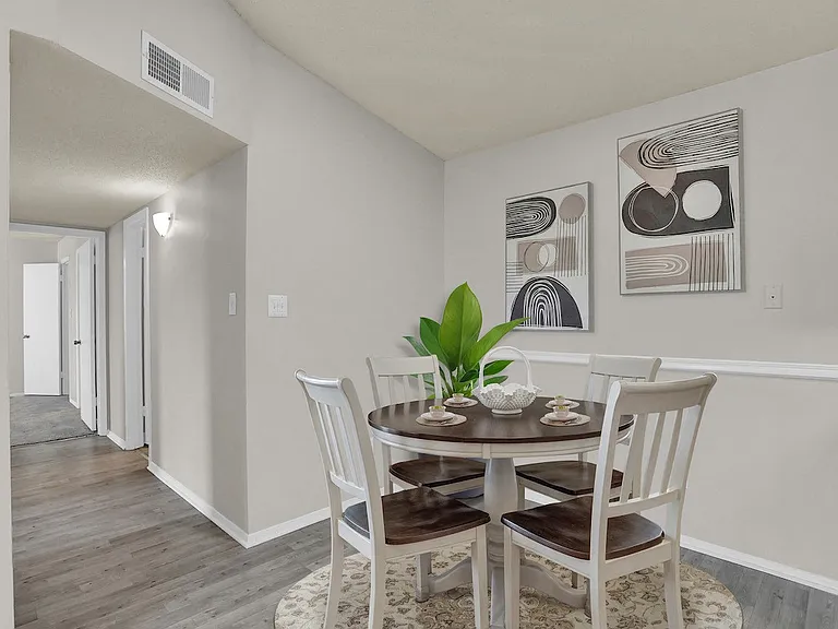 Rock Creek Apartments — Photo 3