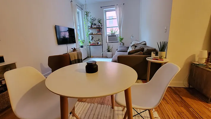 Rented by New York Dwellings LLC | media 4