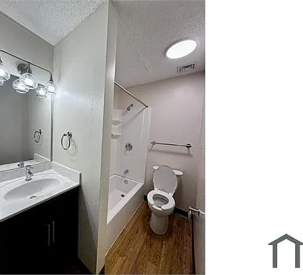 324 N Vermilion St — Photo 5