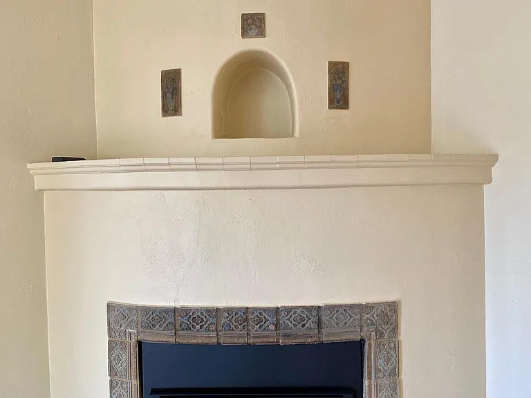 223 E University Ave — Photo 6