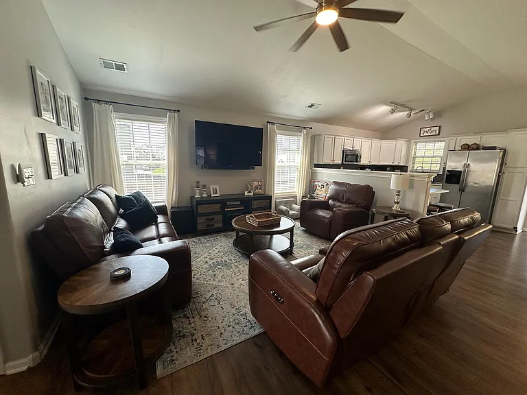 2205 Pokeberry Park — Photo 5
