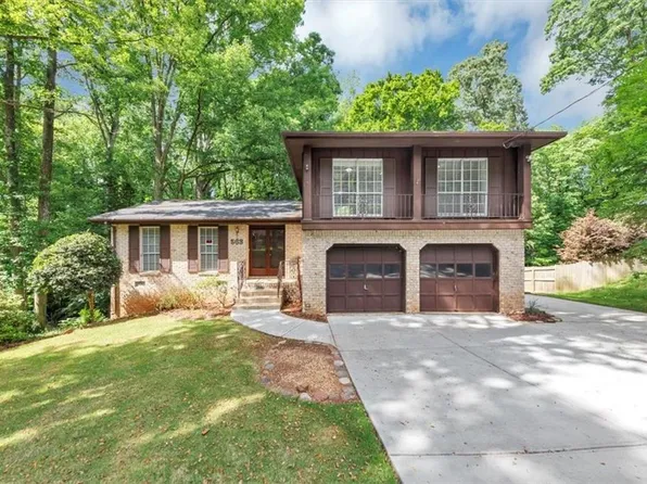 563 Navarre Dr, Stone Mountain, GA 30087