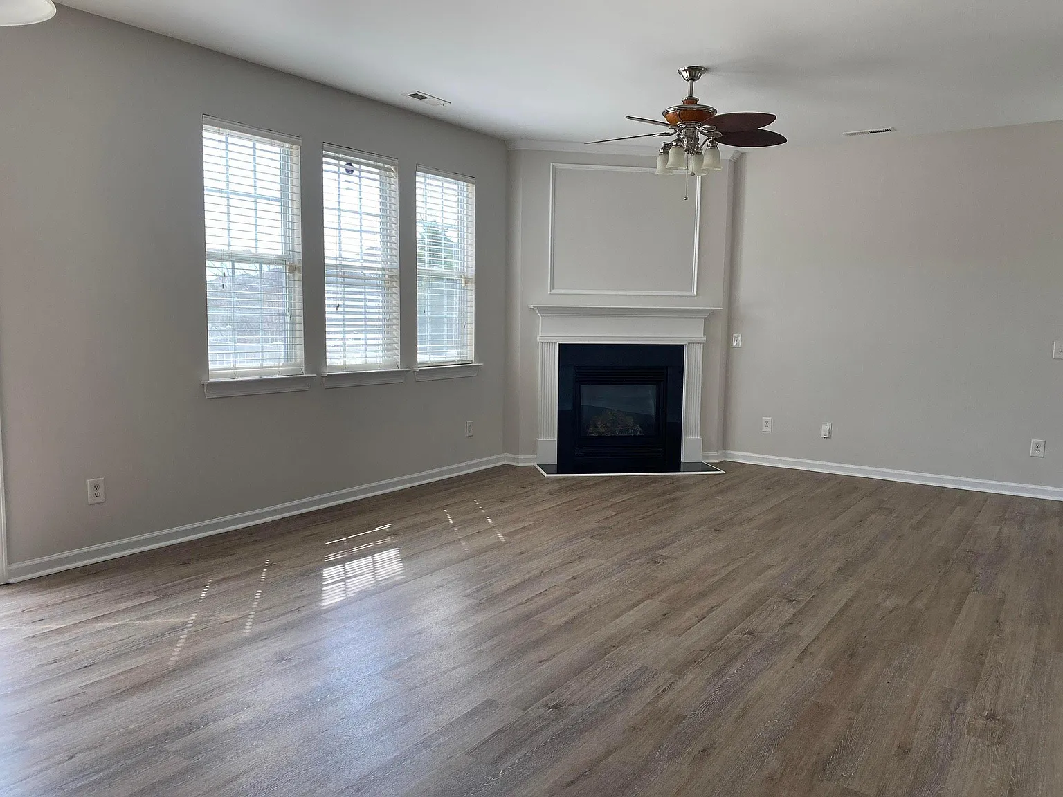 3 bed, 2.5 bath, 1944 sqft, $2,850 — Photo 4