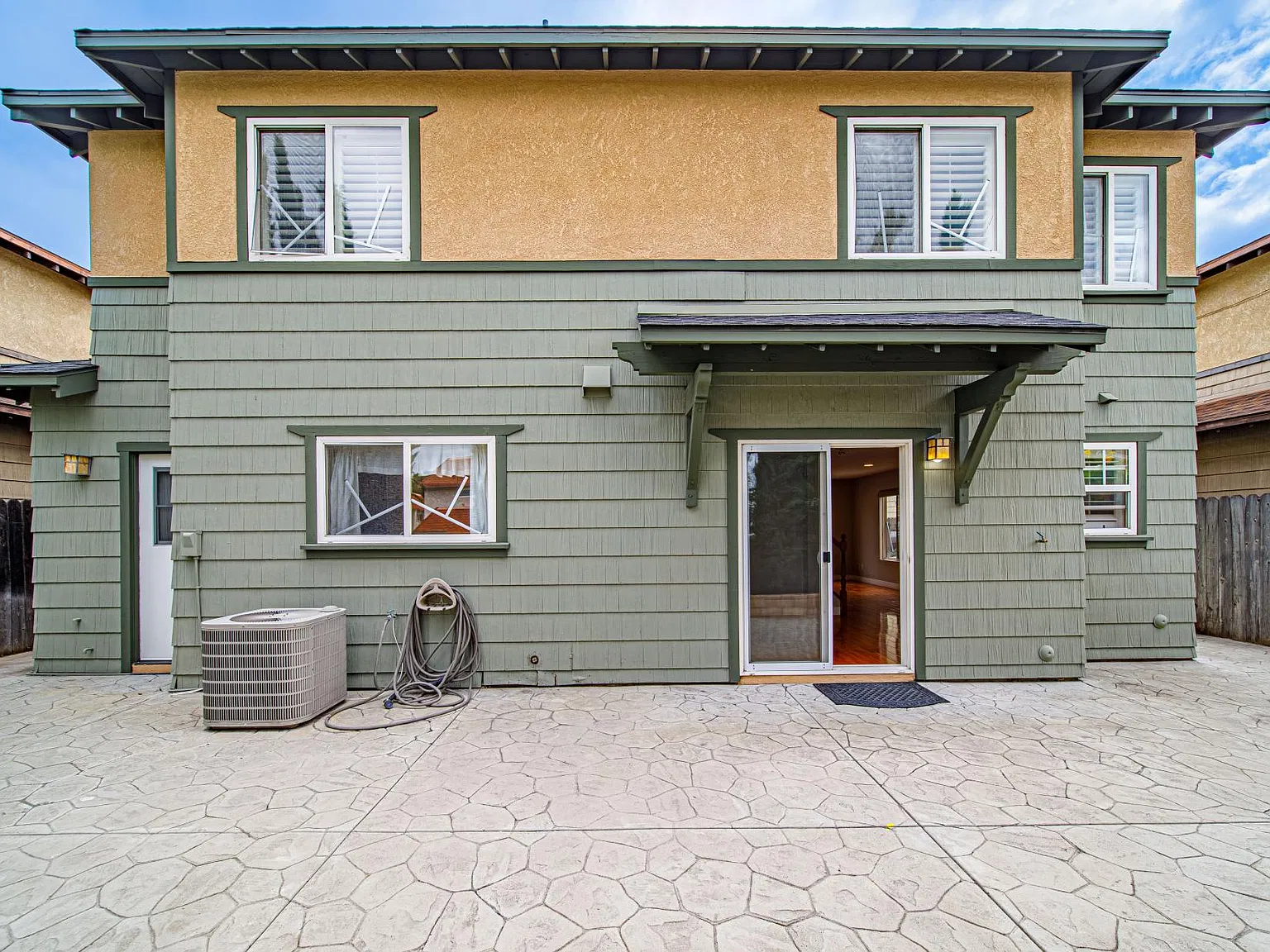 4 bed, 1680 sqft, $3,995 — Photo 3