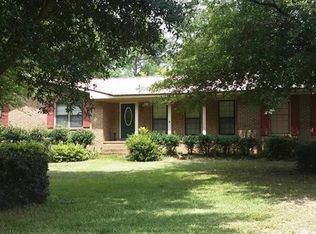 237 10th St, Cochran, GA 31014