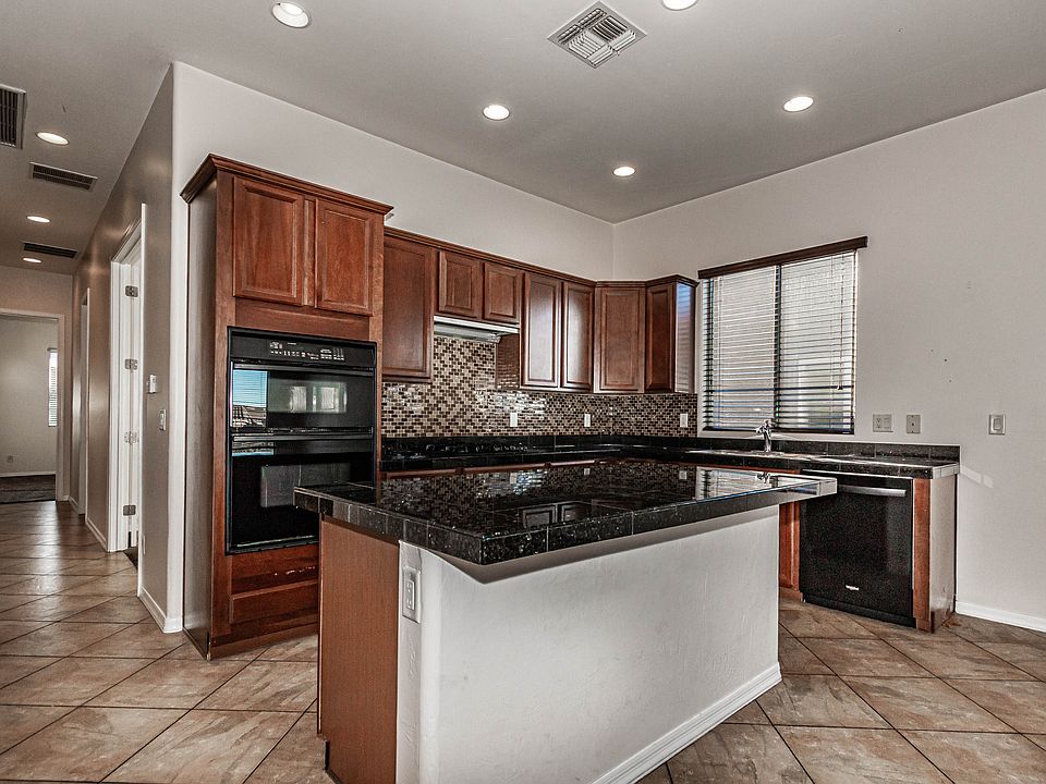 11937-Kitchen_02082023