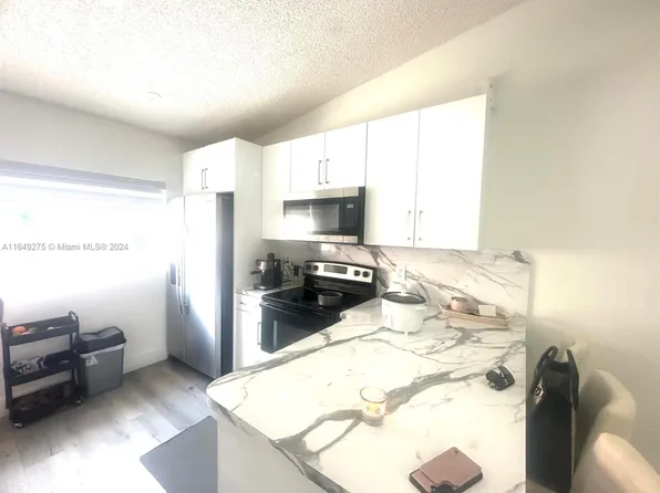 7956 W 29th Ln APT 201-5, Hialeah, FL 33018