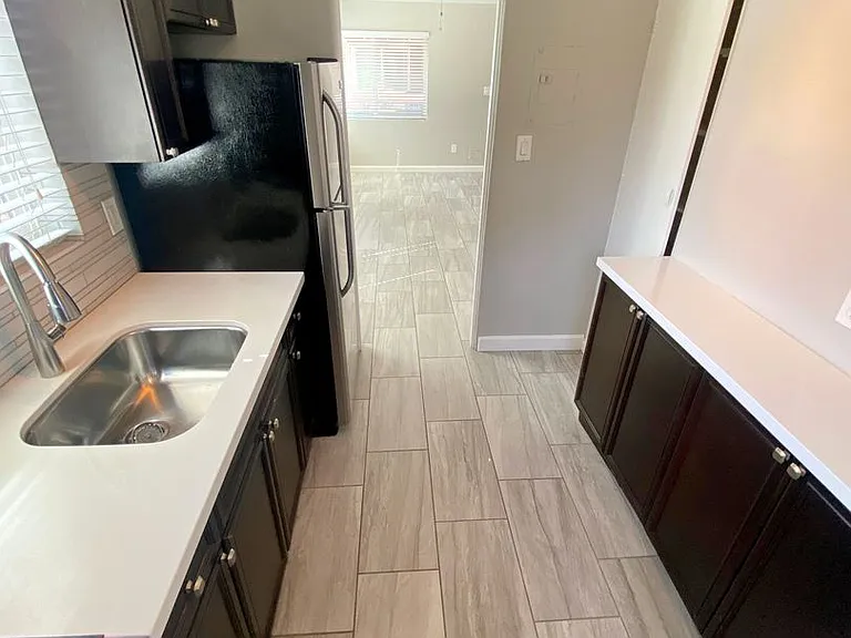 114 E Mariposa St #1 — Photo 9