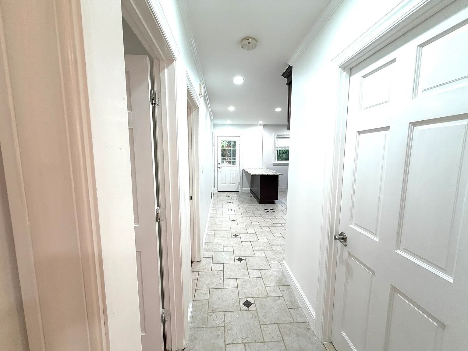 2 bed, 1.0 bath, 1000 sqft, $2,800 — Photo 3